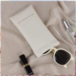 Tas Kacamata Premium: Lindungi Investasi Penglihatan Anda