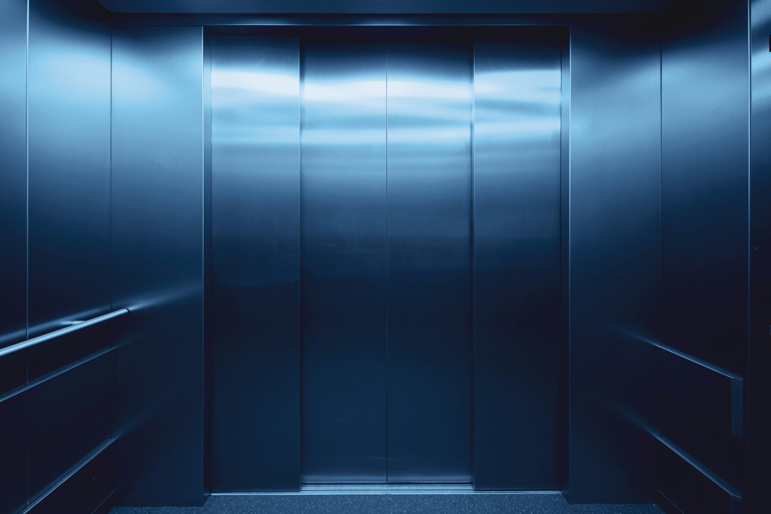 Jasa Pembuatan Lift Barang: Solusi Transportasi Vertikal
